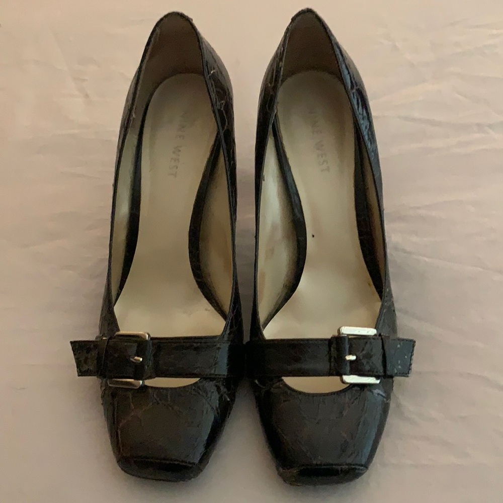 Nine West brown snakeskin heels, size 8M.